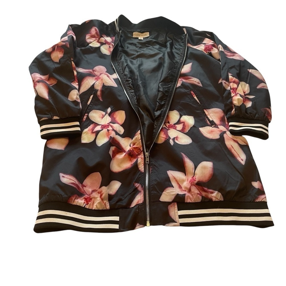 Anthro Luna Moon Oversized Floral
Satin Long Bomber Jacket- Size Small NWOT - Picture 6 of 11